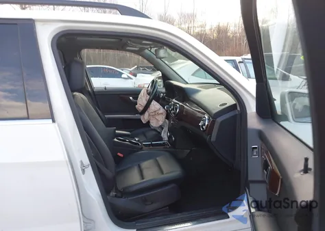 2015 Mercedes-Benz Glk 350 4Matic z USA, uszkodzony, nr VIN WDCGG8JB2FG356159